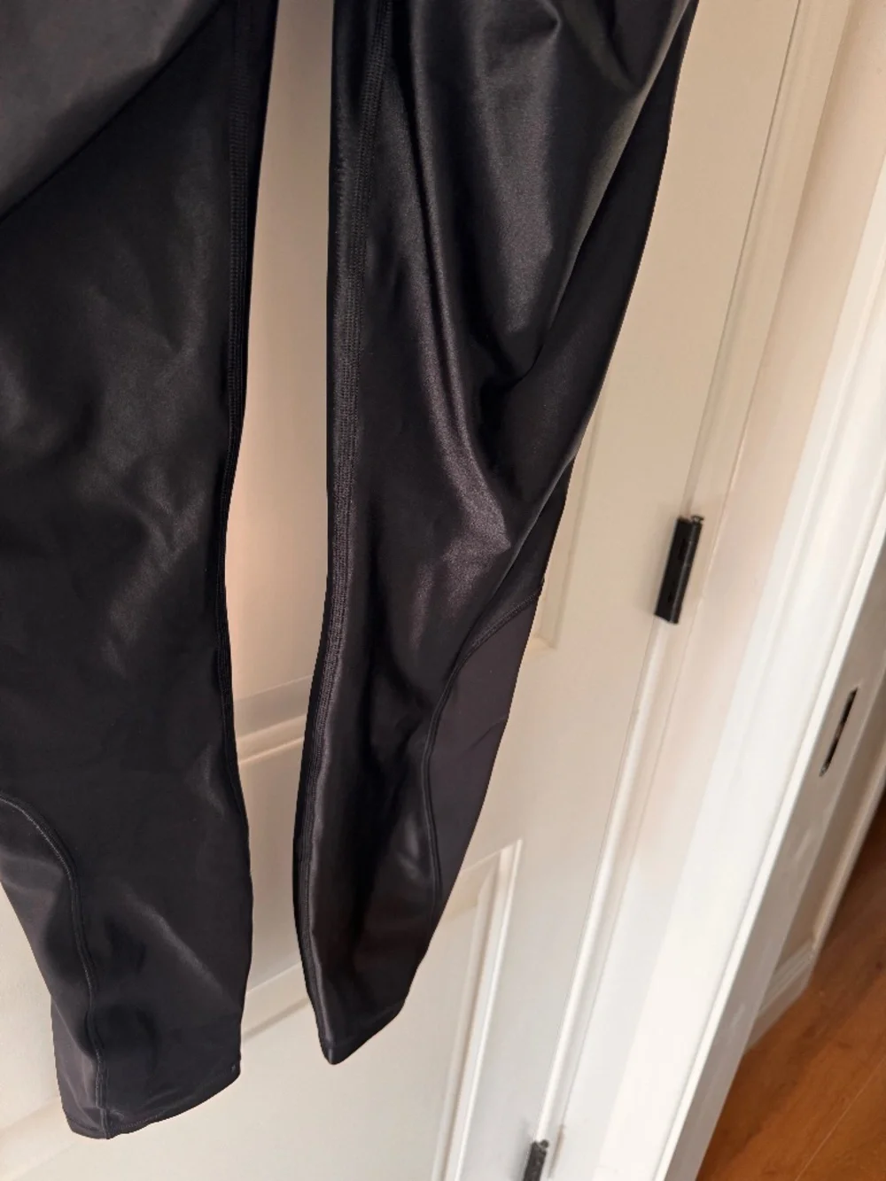 LULULEMON Black Satin Shine High-Rise Legging Tight 25